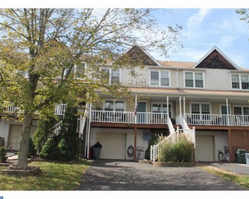 30 Cottonwood Dr, Southampton, PA 18966-2860