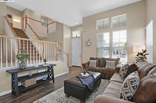 30 Matisse Ct, Oakley CA  94561-1777 exterior