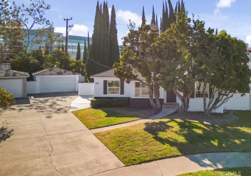 1052 Palmyra Ave, Orange CA  92866-2423 exterior