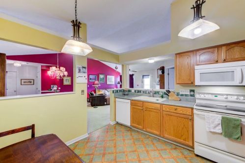301 Doublegate Dr, Milford, OH 45150-8725