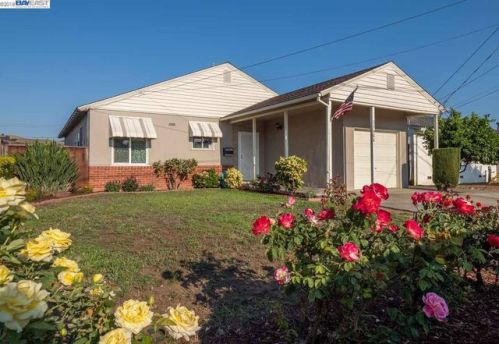 31966 Albany St, Hayward, CA 94544-8118