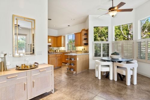 2 King Edward Ct, Rancho Mirage CA  92270-1621 exterior