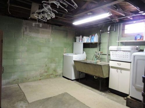 2225 107, Milwaukee WI 53226-2321 exterior