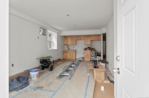 557 Logan Ave, Bronx NY  10465-2509 exterior