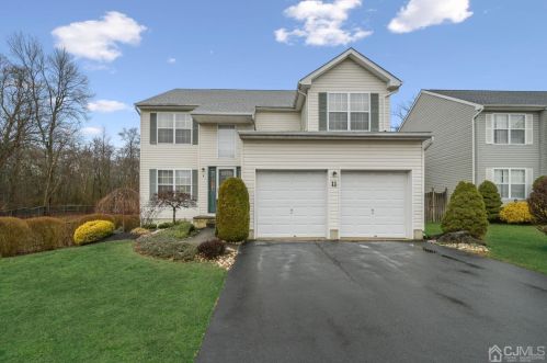 11 Madison Dr, Helmetta, NJ 08828-1162