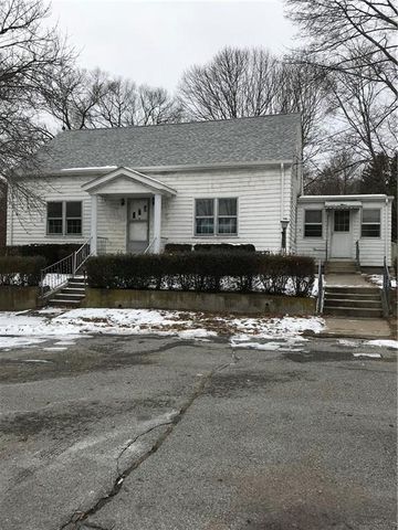 7 Leach St, Cumberland RI  02864-1960 exterior