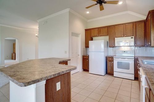 10721 Southerland Dr, Denton TX  76207-8681 exterior