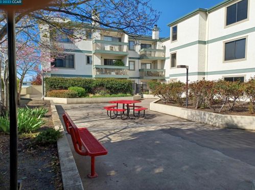 14101 14th St, San Leandro CA  94578-2766 exterior