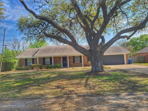 1028 Evergreen St, Fallon, TX 76667-3487