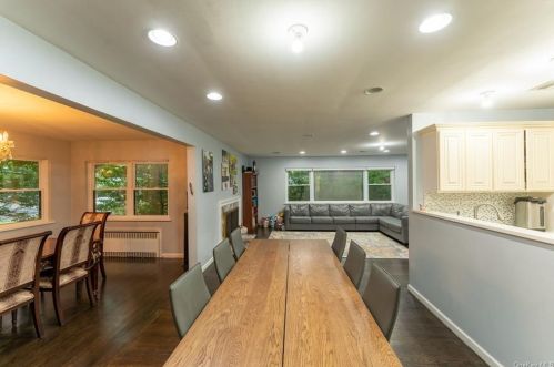 4 Hillside Ter, Airmont NY  10901-2105 exterior