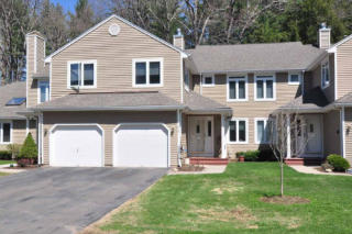 268 Castlewood Dr, Bloomfield, CT 06002-1370