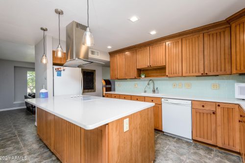 8755 Forest Dr, Scottsdale, AZ 85257-2938