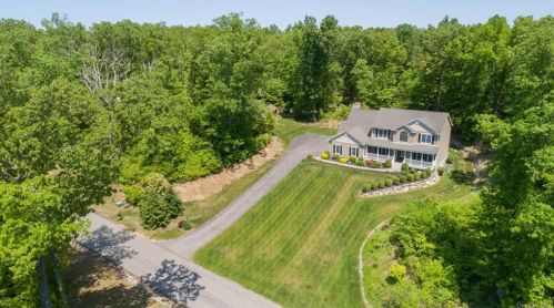 95 Marsh Hill Rd, Tompkins Corners, NY 10579-3103