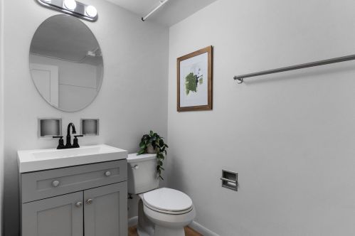 4150 Lake Dr, Milwaukee WI  53211-1719 exterior