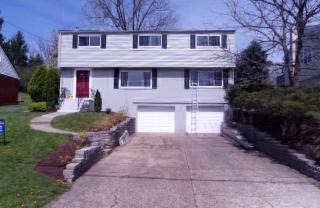 739 Artvue Dr, Pittsburgh, PA 15243-1615