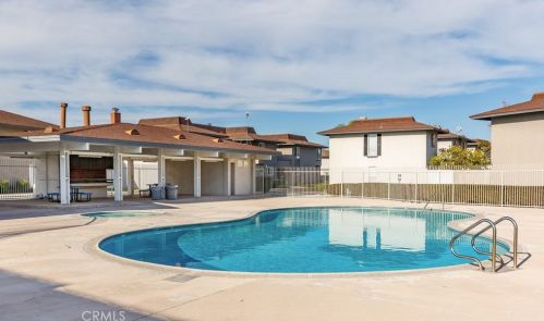 10404 Rutgers Ct, Cypress CA  90630-4229 exterior