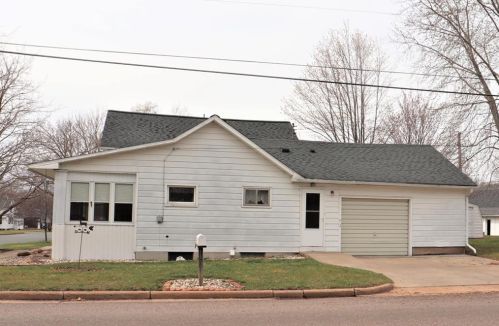 107 Perkins St, Augusta, WI 54722-9080