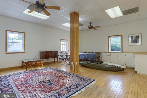 6411 Devonshire Hts Rd, Harrisburg PA 17111-4818 exterior