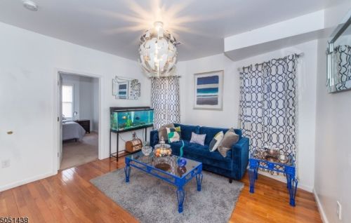 196 17th St, East Orange, NJ 07017-5309