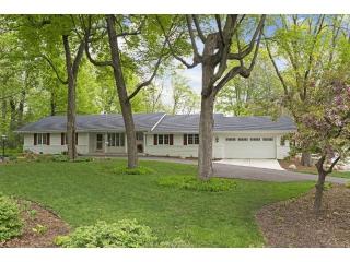 2600 Black Oaks Ln, Minneapolis, MN 55447-1821