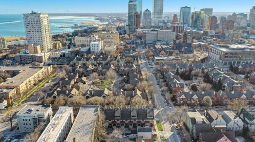 1012 Lyon St, Milwaukee WI  53202-2126 exterior