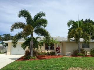 1609 Venus Ave, Jupiter, FL 33469-3106