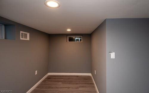 9 Pomander Walk, Nutley NJ  07110-2421 exterior