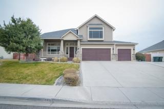 888 Clermont Dr, Richland, WA 99352-9506