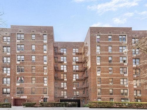 2165 Matthews Ave, Bronx NY  10462-2004 exterior