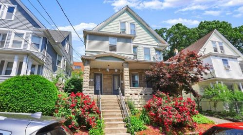 38 Bronx Ave, Bridgeport, CT 06606-4604