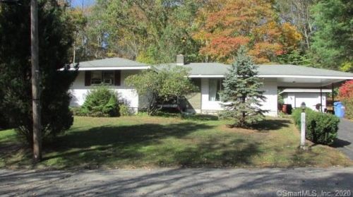 32 Curtis St, Norwich, CT 06360-3012