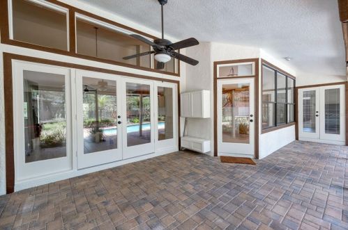552 Lake Ave, Altamonte Springs FL  32701-3639 exterior