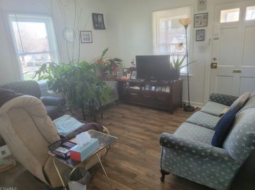 1309 Maple St, Greensboro, NC 27405-6655