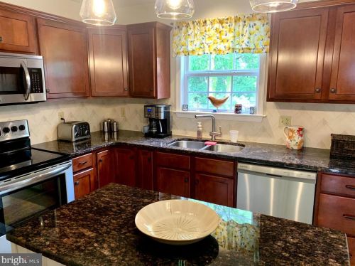 428 Colonial Ct, Blandon, PA 19510-9478