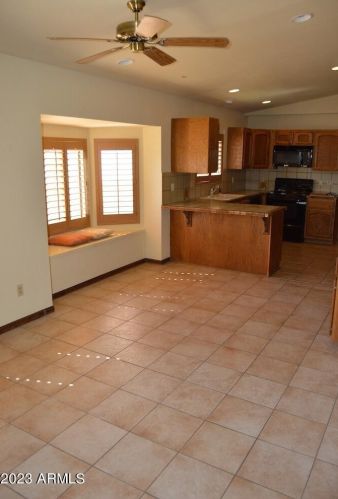 5242 Fallen Leaf Ln, Glendale AZ  85310-2904 exterior