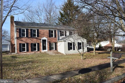 305 Candlewyck Ln, Swatara, PA 17033-1879