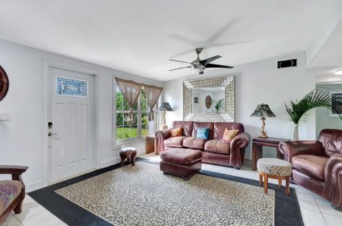 2123 Holiday Ln, Naples, FL 34104-4297