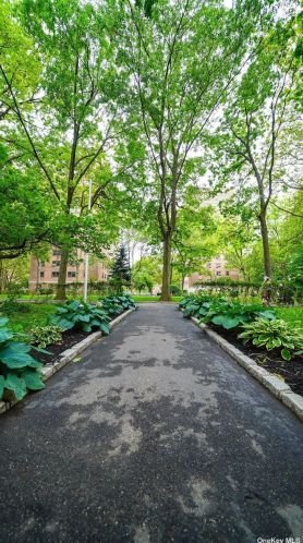 21-66 33rd Rd, Long Island City NY  exterior