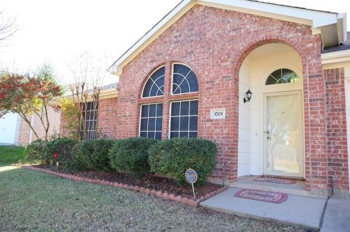 1703 Treasure Cay Dr, Midlothian TX  76063-8537 exterior