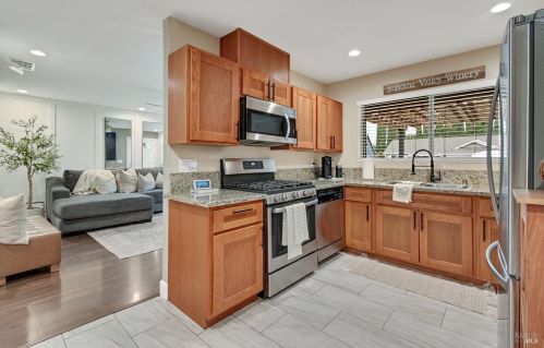 403 Temple Dr, Vacaville CA  95687-5146 exterior