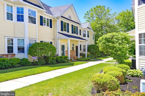 38 Pelican Pl, West Deptford, NJ 08086-2242