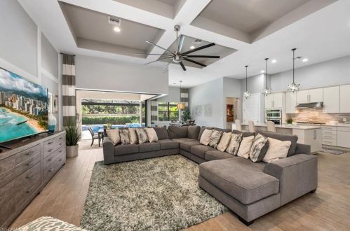 16249 Camden Lakes Cir, Naples, FL 34110-2882
