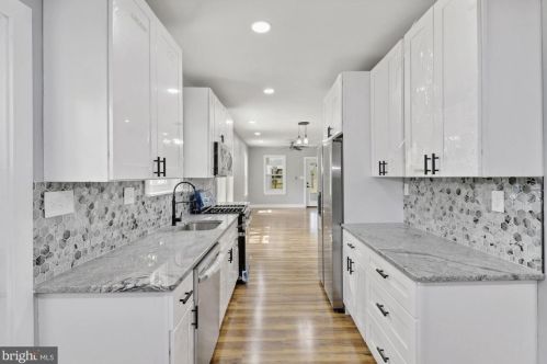 730 Belleview Ave, Riverton, NJ 08077-1812