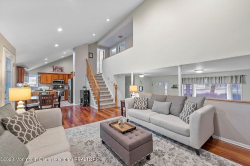 1 Sylvia Ter, Middletown, NJ 07748-1413