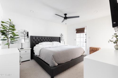 5744 12 St, Phoenix AZ 85086-7351 exterior