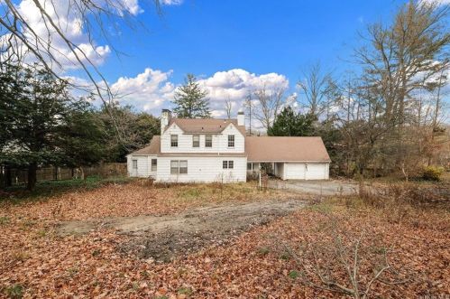 55 Meadowbrook Rd, White Plains NY  10605-2203 exterior