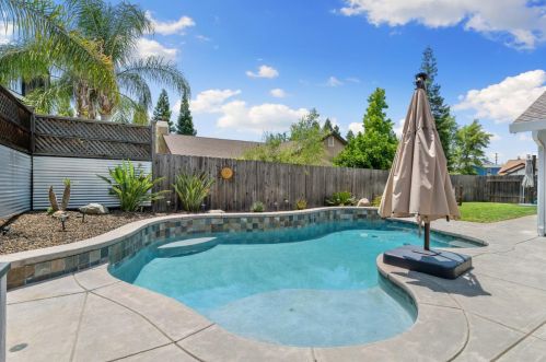 128 Bittercreek Dr, Folsom CA  95630-2364 exterior