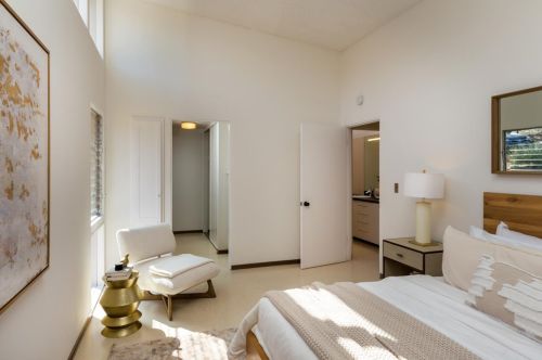 25209 Ln Loma Dr, Los Altos CA 94022-4540 exterior