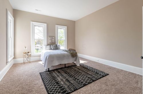 147 High St, London OH  43140-1315 exterior