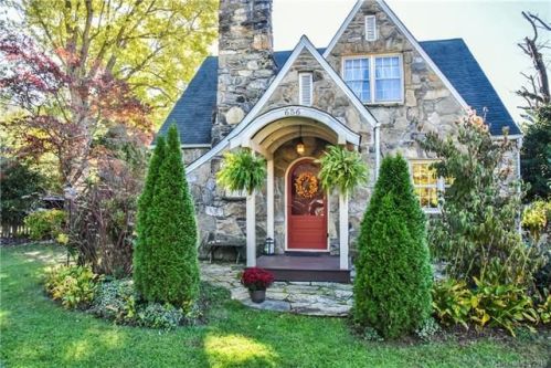 656 Lakeshore Dr, Asheville, NC 28804-2255